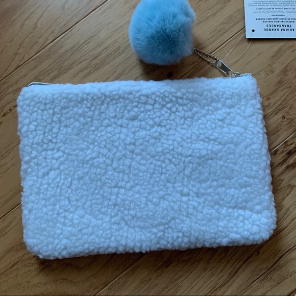 ❌SOLD Ariana Grande Cloud bag blue/white - Picture 3 of 6